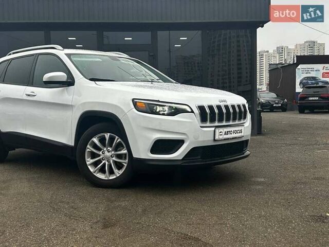 Білий Джип Cherokee, об'ємом двигуна 2.36 л та пробігом 73 тис. км за 17990 $, фото 1 на Automoto.ua