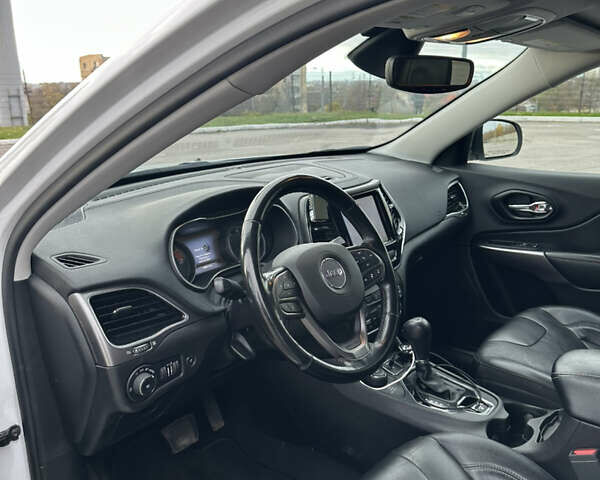 Белый Джип Чероки, объемом двигателя 3.24 л и пробегом 109 тыс. км за 17900 $, фото 15 на Automoto.ua