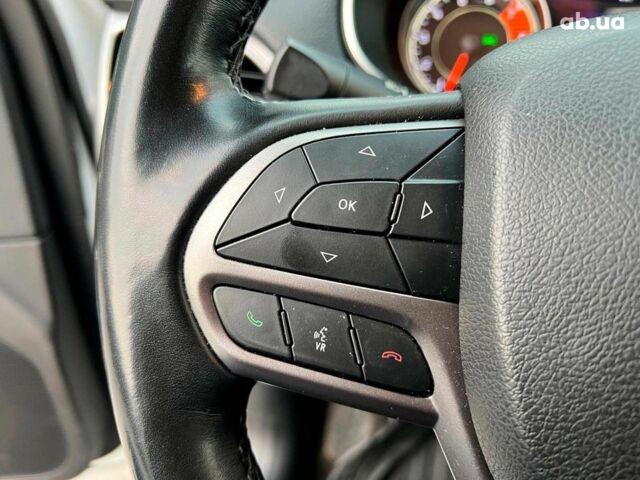 Білий Джип Cherokee, об'ємом двигуна 3.2 л та пробігом 76 тис. км за 18790 $, фото 24 на Automoto.ua