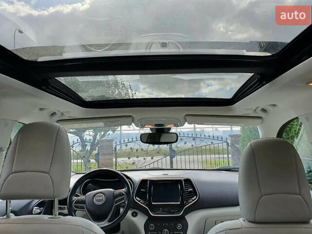 Білий Джип Cherokee, об'ємом двигуна 3.2 л та пробігом 94 тис. км за 15500 $, фото 5 на Automoto.ua