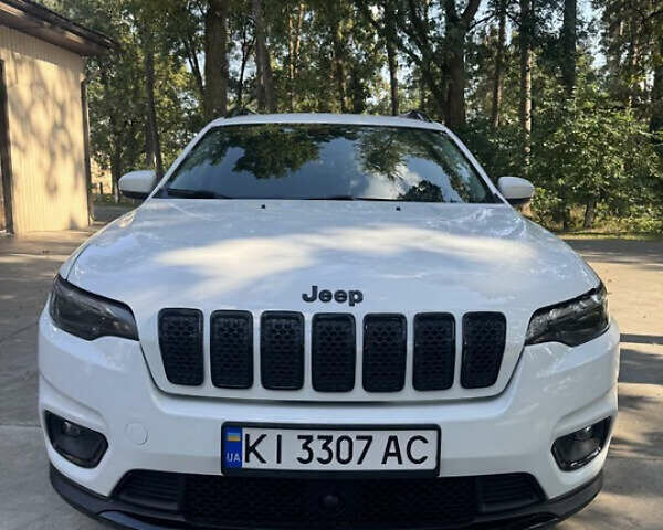 Белый Джип Чероки, объемом двигателя 2.36 л и пробегом 123 тыс. км за 15500 $, фото 1 на Automoto.ua