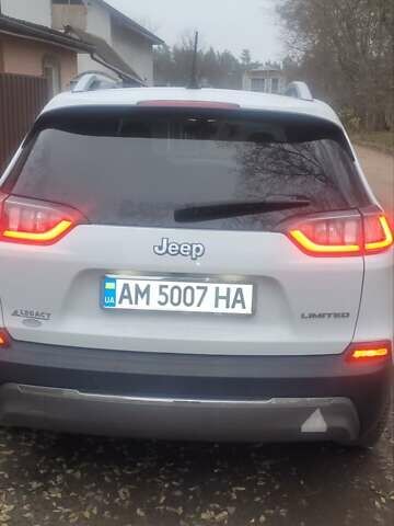 Белый Джип Чероки, объемом двигателя 2.4 л и пробегом 145 тыс. км за 17000 $, фото 5 на Automoto.ua