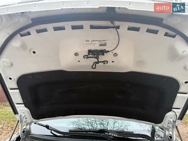 Белый Джип Чероки, объемом двигателя 3.24 л и пробегом 40 тыс. км за 22500 $, фото 12 на Automoto.ua