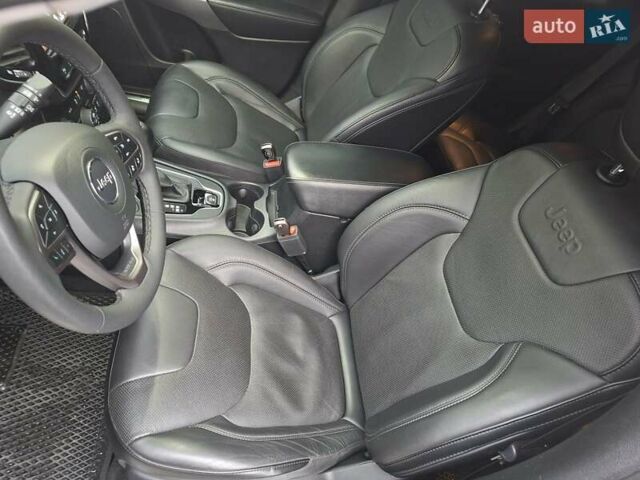 Білий Джип Cherokee, об'ємом двигуна 3.2 л та пробігом 78 тис. км за 23500 $, фото 13 на Automoto.ua