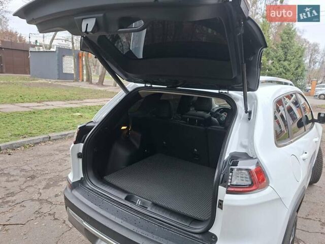 Білий Джип Cherokee, об'ємом двигуна 3.2 л та пробігом 78 тис. км за 23500 $, фото 29 на Automoto.ua