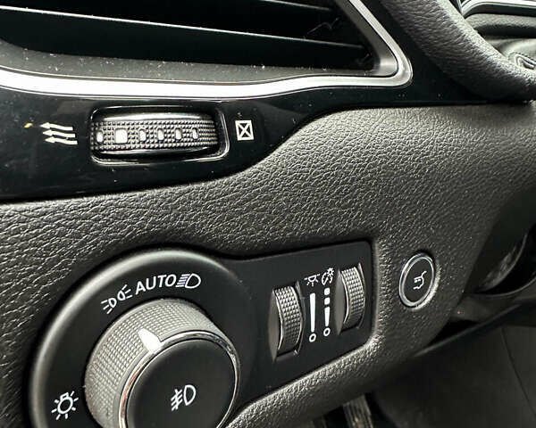 Білий Джип Cherokee, об'ємом двигуна 3.24 л та пробігом 69 тис. км за 21700 $, фото 29 на Automoto.ua