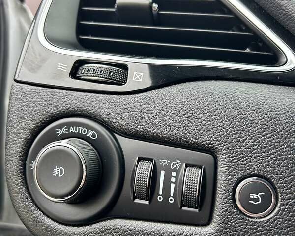 Білий Джип Cherokee, об'ємом двигуна 3.24 л та пробігом 69 тис. км за 21700 $, фото 30 на Automoto.ua