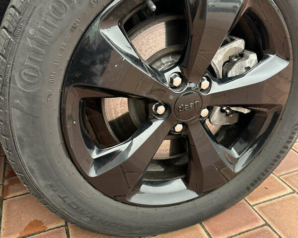 Білий Джип Cherokee, об'ємом двигуна 2.36 л та пробігом 49 тис. км за 16500 $, фото 22 на Automoto.ua