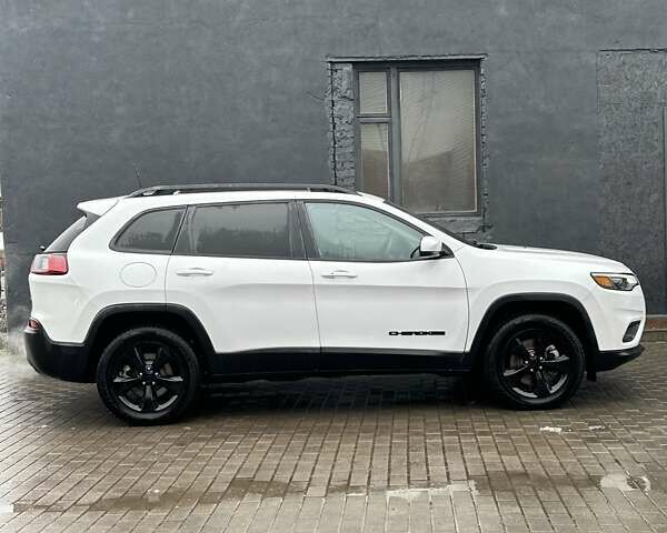 Білий Джип Cherokee, об'ємом двигуна 3.24 л та пробігом 69 тис. км за 21700 $, фото 4 на Automoto.ua