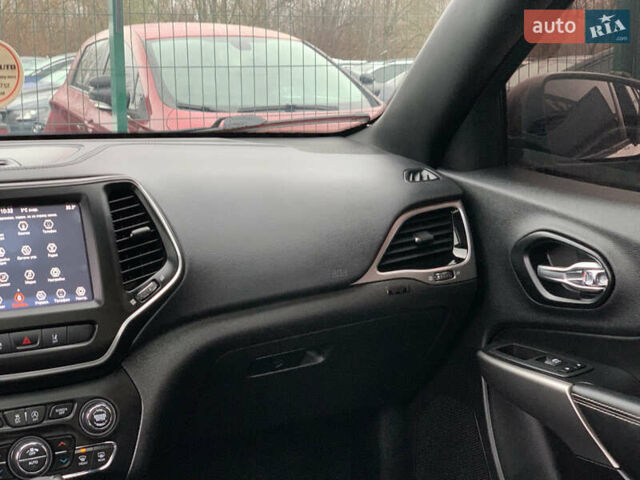 Белый Джип Чероки, объемом двигателя 3.2 л и пробегом 49 тыс. км за 22755 $, фото 68 на Automoto.ua