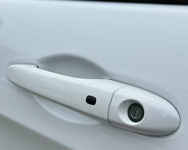 Белый Джип Чероки, объемом двигателя 3.24 л и пробегом 69 тыс. км за 21700 $, фото 6 на Automoto.ua