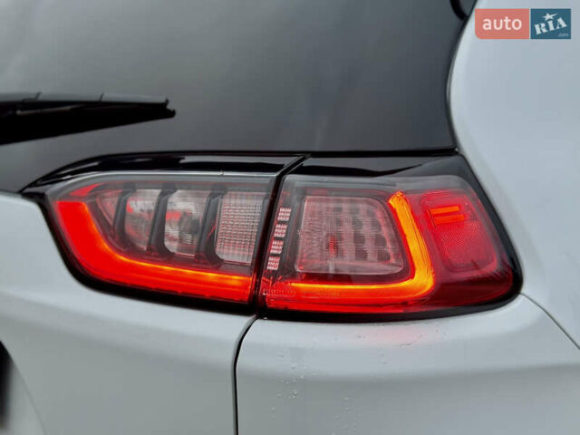 Белый Джип Чероки, объемом двигателя 3.2 л и пробегом 50 тыс. км за 22500 $, фото 27 на Automoto.ua