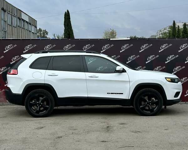 Белый Джип Чероки, объемом двигателя 3.24 л и пробегом 69 тыс. км за 21700 $, фото 3 на Automoto.ua