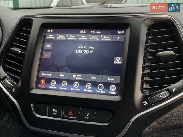 Белый Джип Чероки, объемом двигателя 3.2 л и пробегом 49 тыс. км за 22755 $, фото 46 на Automoto.ua