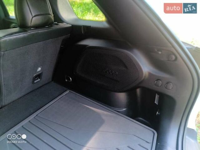 Білий Джип Cherokee, об'ємом двигуна 3.24 л та пробігом 70 тис. км за 21500 $, фото 15 на Automoto.ua