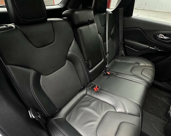 Білий Джип Cherokee, об'ємом двигуна 3.24 л та пробігом 69 тис. км за 21700 $, фото 31 на Automoto.ua