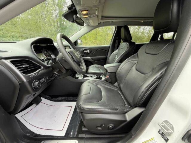 Білий Джип Cherokee, об'ємом двигуна 3.2 л та пробігом 37 тис. км за 14700 $, фото 6 на Automoto.ua
