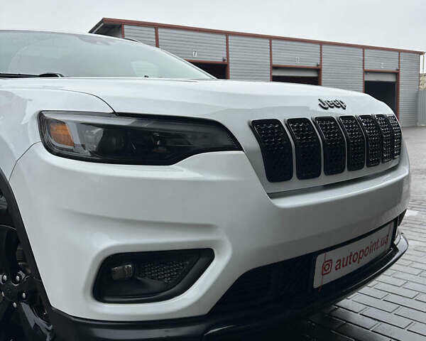 Білий Джип Cherokee, об'ємом двигуна 3.24 л та пробігом 69 тис. км за 21700 $, фото 2 на Automoto.ua