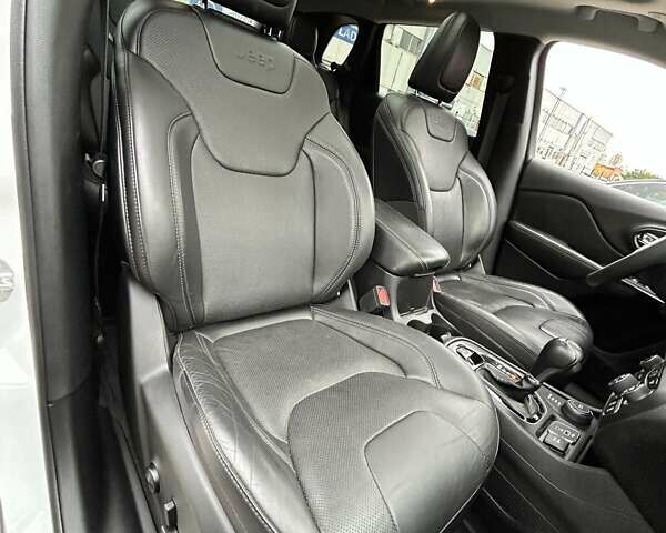 Білий Джип Cherokee, об'ємом двигуна 3.24 л та пробігом 69 тис. км за 21700 $, фото 40 на Automoto.ua