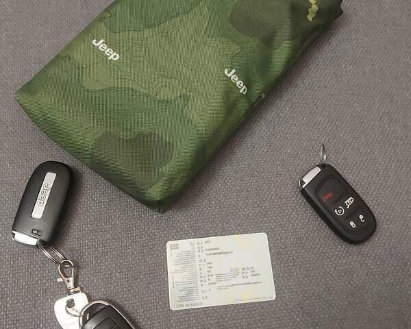 Белый Джип Чероки, объемом двигателя 3.2 л и пробегом 49 тыс. км за 25300 $, фото 42 на Automoto.ua