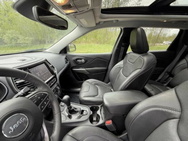 Білий Джип Cherokee, об'ємом двигуна 3.2 л та пробігом 37 тис. км за 14700 $, фото 7 на Automoto.ua