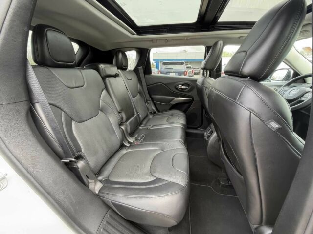 Білий Джип Cherokee, об'ємом двигуна 3.2 л та пробігом 37 тис. км за 14700 $, фото 12 на Automoto.ua