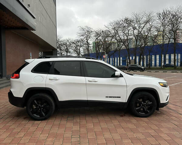 Білий Джип Cherokee, об'ємом двигуна 2.36 л та пробігом 49 тис. км за 16500 $, фото 5 на Automoto.ua