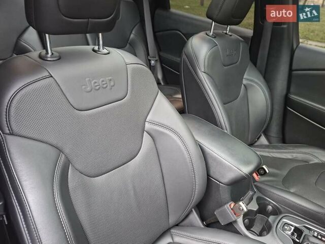 Білий Джип Cherokee, об'ємом двигуна 3.2 л та пробігом 78 тис. км за 23500 $, фото 35 на Automoto.ua