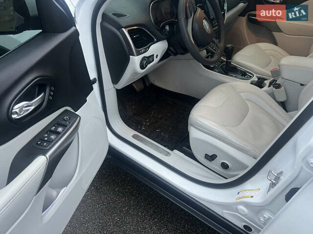 Белый Джип Чероки, объемом двигателя 3.24 л и пробегом 52 тыс. км за 21000 $, фото 7 на Automoto.ua