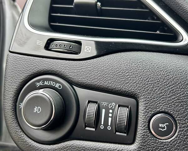 Белый Джип Чероки, объемом двигателя 3.24 л и пробегом 69 тыс. км за 21700 $, фото 31 на Automoto.ua