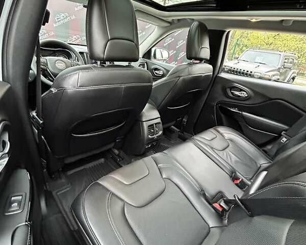 Белый Джип Чероки, объемом двигателя 3.24 л и пробегом 69 тыс. км за 21700 $, фото 25 на Automoto.ua