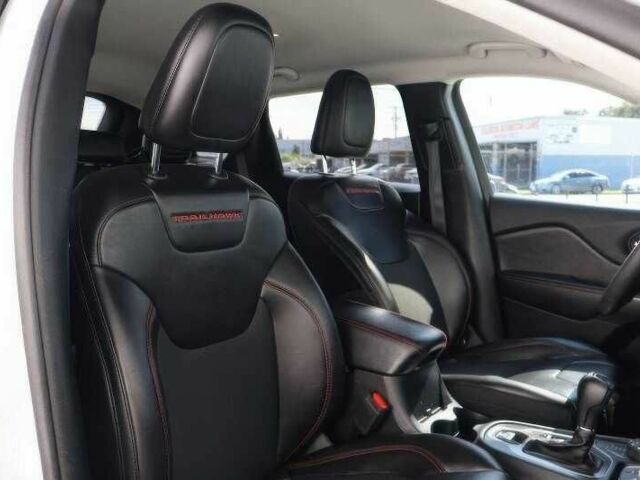 Білий Джип Cherokee, об'ємом двигуна 3.2 л та пробігом 55 тис. км за 9000 $, фото 11 на Automoto.ua