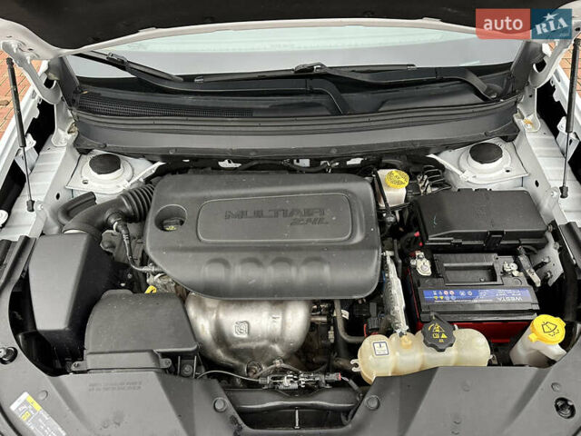 Білий Джип Cherokee, об'ємом двигуна 2.36 л та пробігом 49 тис. км за 16500 $, фото 21 на Automoto.ua