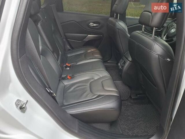 Білий Джип Cherokee, об'ємом двигуна 3.2 л та пробігом 78 тис. км за 23500 $, фото 33 на Automoto.ua