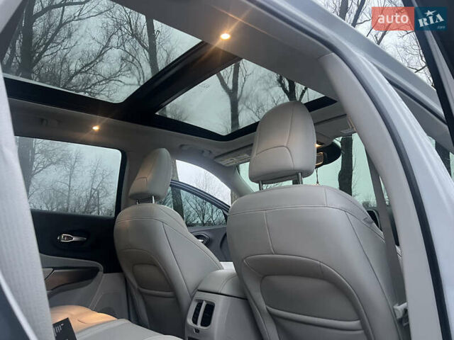 Белый Джип Чероки, объемом двигателя 3.24 л и пробегом 52 тыс. км за 21000 $, фото 11 на Automoto.ua