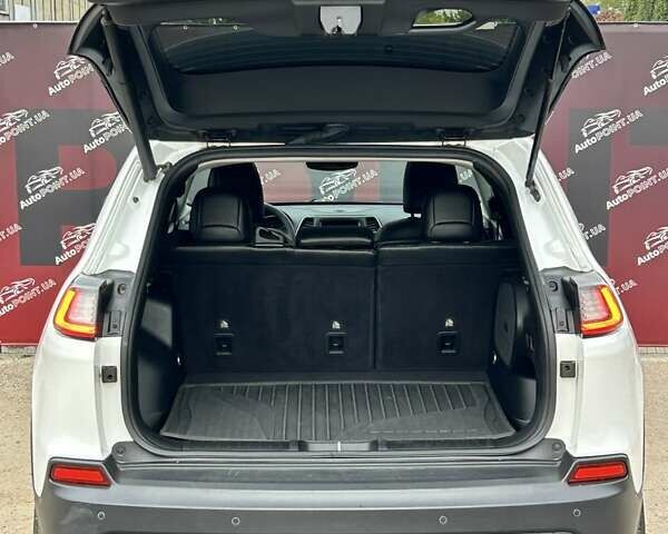 Белый Джип Чероки, объемом двигателя 3.24 л и пробегом 69 тыс. км за 21700 $, фото 14 на Automoto.ua