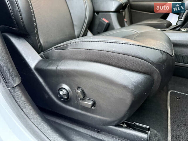 Белый Джип Чероки, объемом двигателя 3.2 л и пробегом 50 тыс. км за 22500 $, фото 50 на Automoto.ua