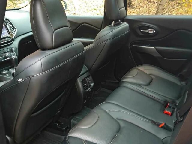 Белый Джип Чероки, объемом двигателя 3.2 л и пробегом 87 тыс. км за 12300 $, фото 10 на Automoto.ua