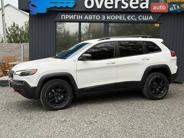 Белый Джип Чероки, объемом двигателя 3.24 л и пробегом 84 тыс. км за 24500 $, фото 2 на Automoto.ua