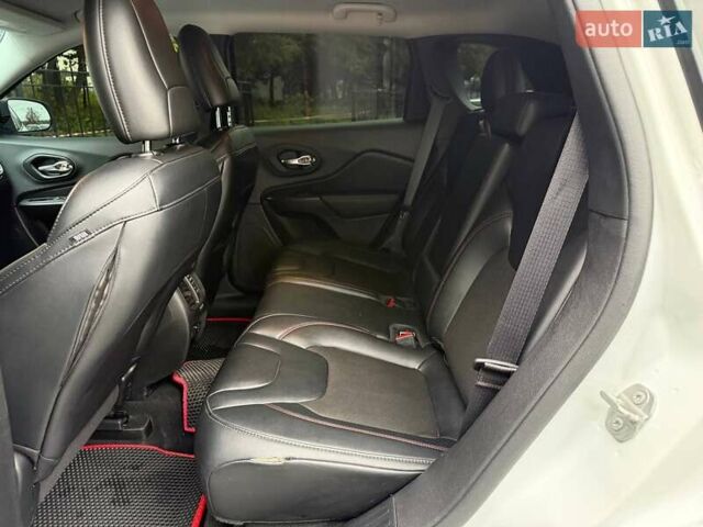 Белый Джип Чероки, объемом двигателя 3.24 л и пробегом 84 тыс. км за 24500 $, фото 29 на Automoto.ua