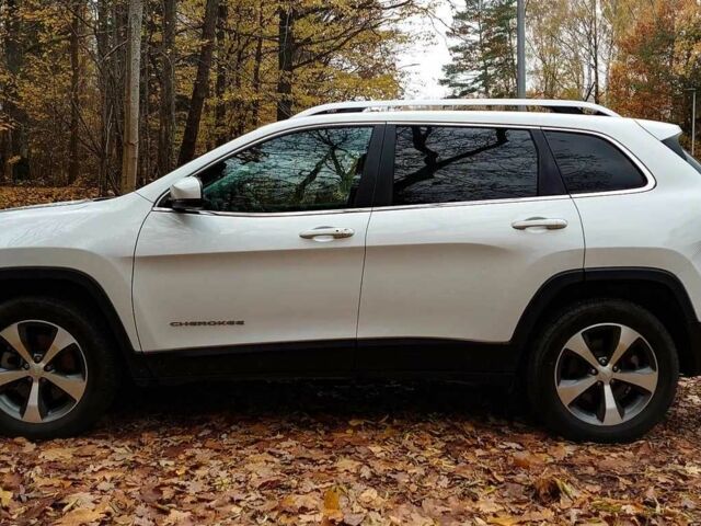 Белый Джип Чероки, объемом двигателя 3.2 л и пробегом 87 тыс. км за 12300 $, фото 6 на Automoto.ua