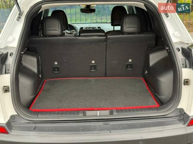 Белый Джип Чероки, объемом двигателя 3.24 л и пробегом 84 тыс. км за 24500 $, фото 45 на Automoto.ua