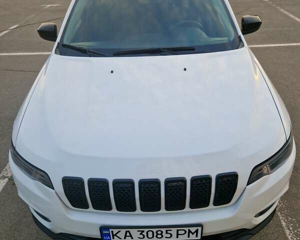 Белый Джип Чероки, объемом двигателя 3.24 л и пробегом 61 тыс. км за 19500 $, фото 5 на Automoto.ua