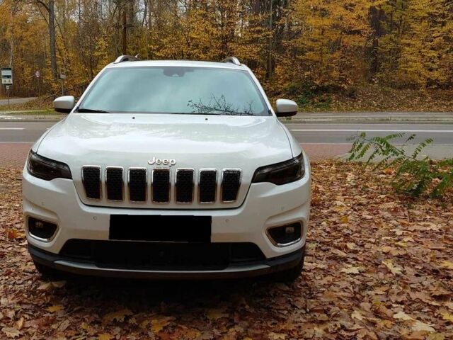 Белый Джип Чероки, объемом двигателя 3.2 л и пробегом 87 тыс. км за 12300 $, фото 1 на Automoto.ua