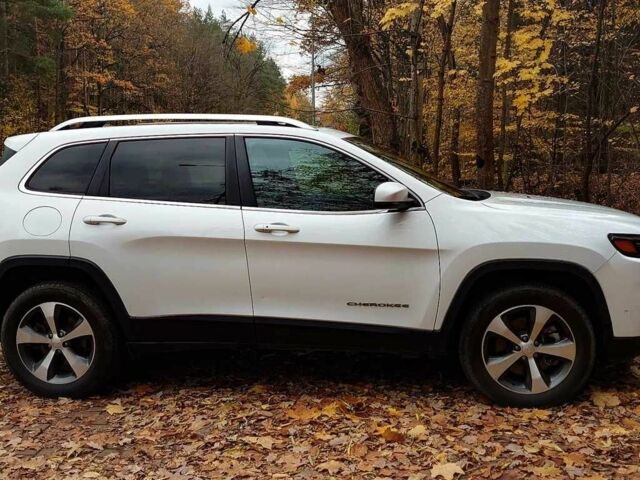 Белый Джип Чероки, объемом двигателя 3.2 л и пробегом 87 тыс. км за 12300 $, фото 3 на Automoto.ua