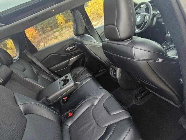 Белый Джип Чероки, объемом двигателя 3.2 л и пробегом 96 тыс. км за 13200 $, фото 18 на Automoto.ua