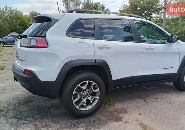 Білий Джип Cherokee, об'ємом двигуна 3.24 л та пробігом 97 тис. км за 11300 $, фото 3 на Automoto.ua