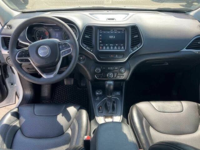 Белый Джип Чероки, объемом двигателя 3.2 л и пробегом 16 тыс. км за 13600 $, фото 5 на Automoto.ua