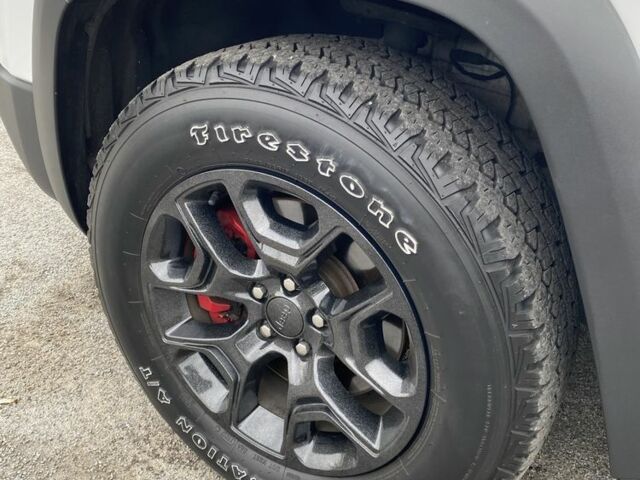 Джип Чероки 2022 в Чернигове на Automoto.ua Белый Джип Чероки, объемом двигателя 3.2 л и пробегом 97 тыс. км за 23000 $, фото 8 на Automoto.ua