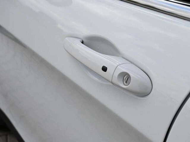 Белый Джип Чероки, объемом двигателя 3.2 л и пробегом 65 тыс. км за 12300 $, фото 10 на Automoto.ua